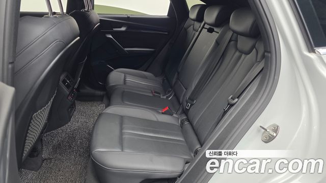 Audi Q5 2022 — photo 16