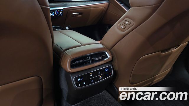 Genesis G80 2022 — photo 35