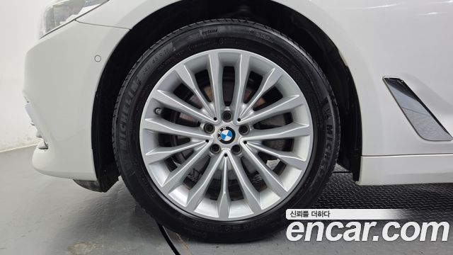 BMW 5-Series 2020 — photo 5