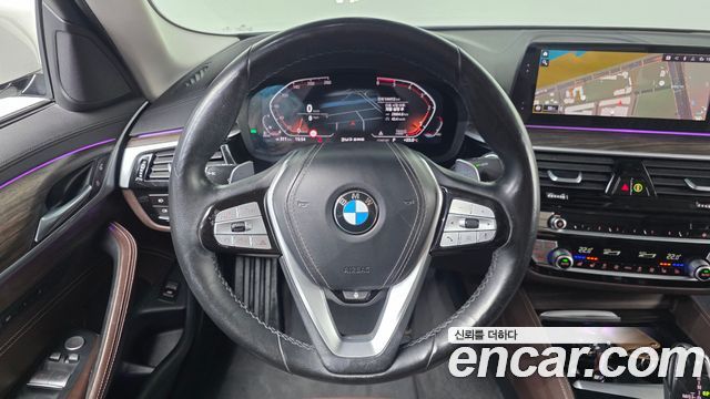 BMW 5-Series 2020 — photo 13