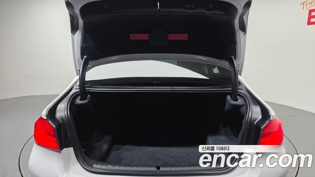 BMW 5-Series 2020 — photo 20