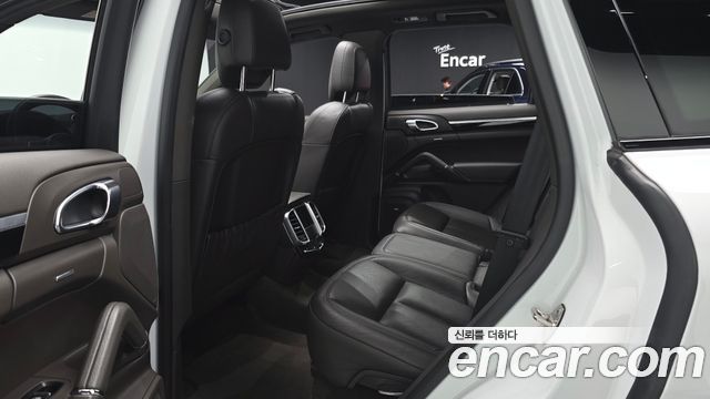 Porsche Cayenne 2017 — photo 11