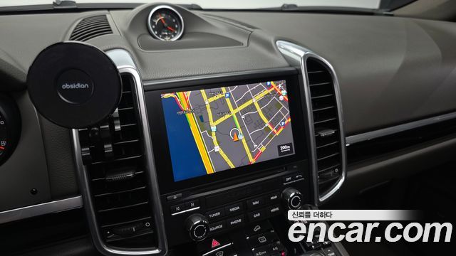 Porsche Cayenne 2017 — photo 15