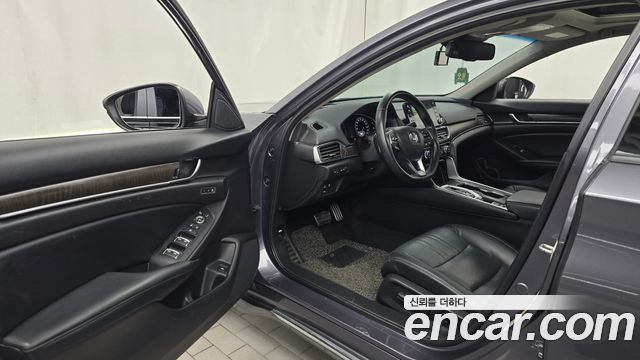 Honda Accord 2018 — photo 10
