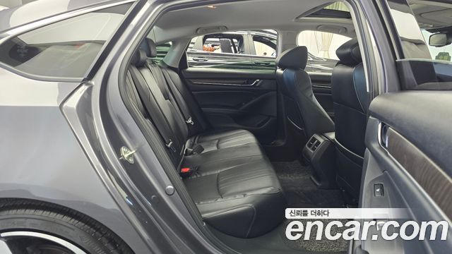 Honda Accord 2018 — photo 11