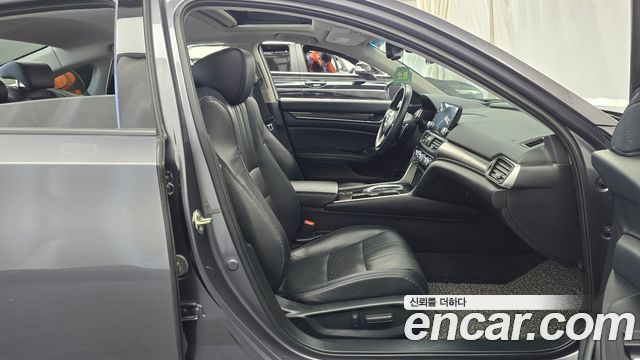 Honda Accord 2018 — photo 12