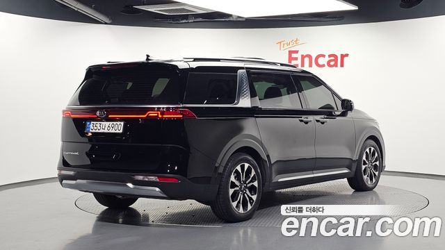 Kia Canival 2021 — photo 2