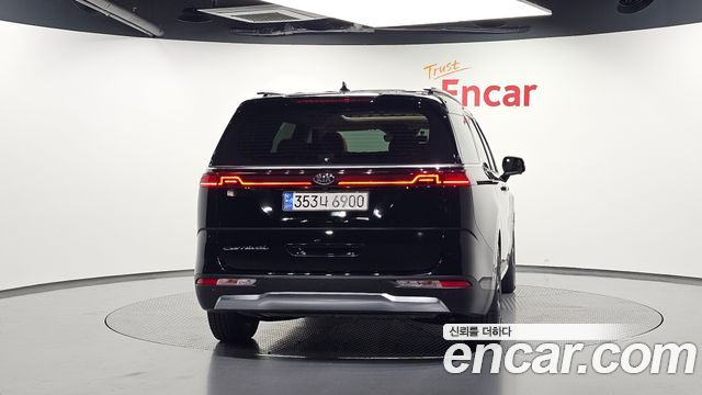 Kia Canival 2021 — photo 4