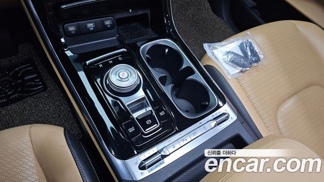 Kia Canival 2021 — photo 12