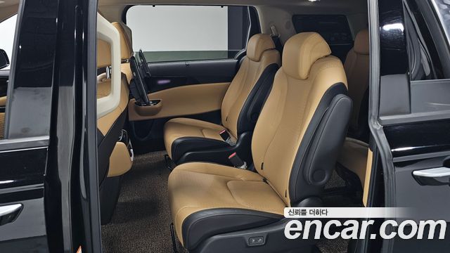 Kia Canival 2021 — photo 18