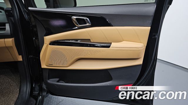 Kia Canival 2021 — photo 15