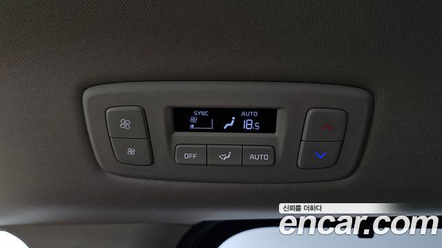 Kia Canival 2021 — photo 31