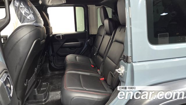 Jeep Wrangler 2025 — photo 17