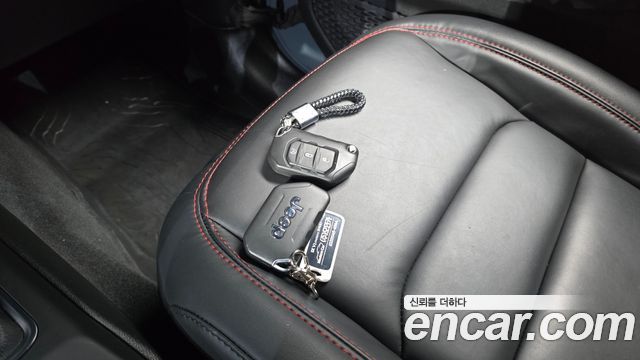Jeep Wrangler 2025 — photo 21