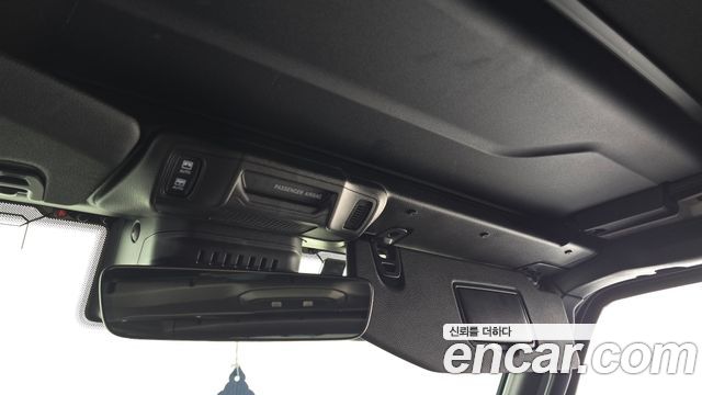 Jeep Wrangler 2025 — photo 24