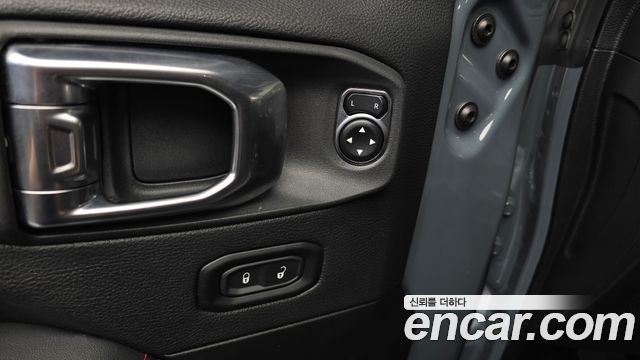 Jeep Wrangler 2025 — photo 26