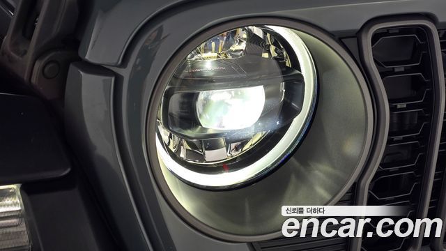 Jeep Wrangler 2025 — photo 8