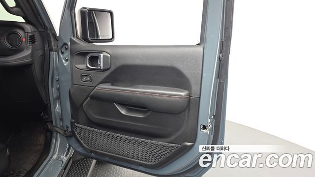 Jeep Wrangler 2025 — photo 14