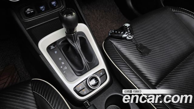 Hyundai Venue 2020 — photo 12
