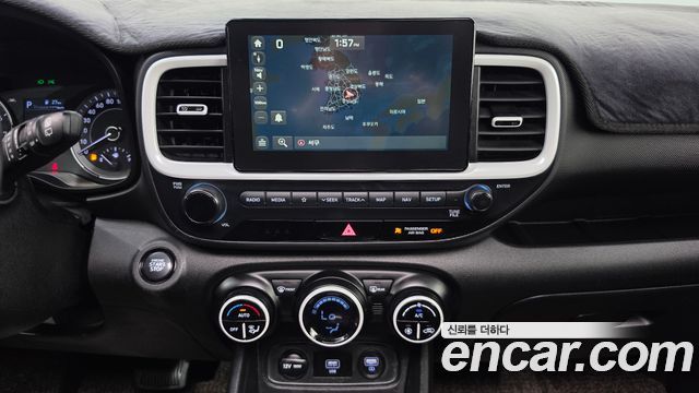 Hyundai Venue 2020 — photo 18