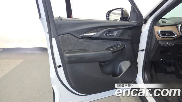 Chevrolet Korea Trailblazer 2022 — photo 14