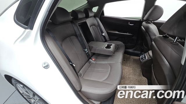 Kia K5 2019 — photo 17