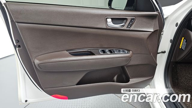 Kia K5 2019 — photo 14