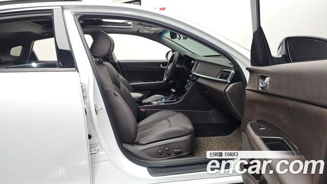 Kia K5 2019 — photo 16