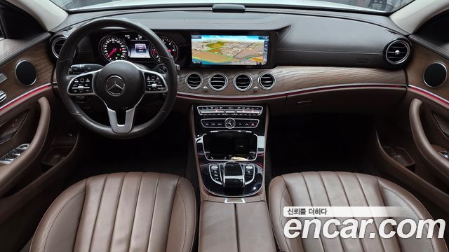 Mercedes-Benz E-Class 2020 — photo 10
