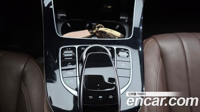 Mercedes-Benz E-Class 2020 — photo 23