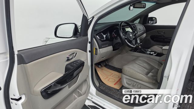 Kia Canival 2017 — photo 13
