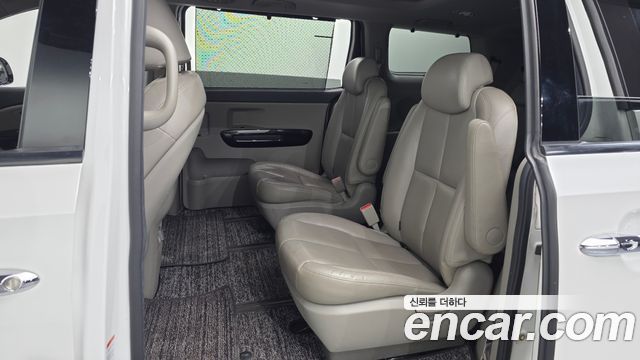 Kia Canival 2017 — photo 17
