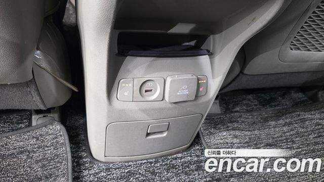 Kia Canival 2017 — photo 23