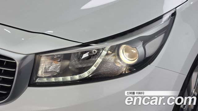 Kia Canival 2017 — photo 8