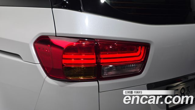 Kia Canival 2017 — photo 9