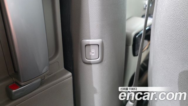 Kia Canival 2017 — photo 32