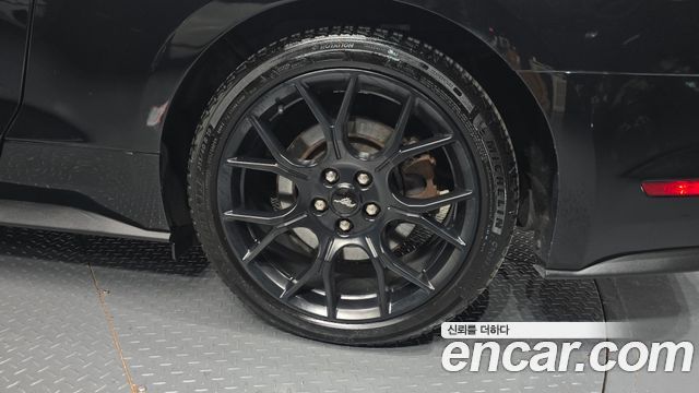 Ford Mustang 2022 — photo 5