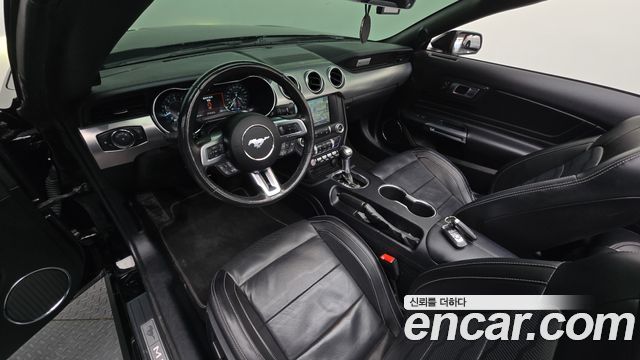 Ford Mustang 2022 — photo 10