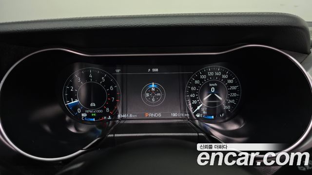 Ford Mustang 2022 — photo 11