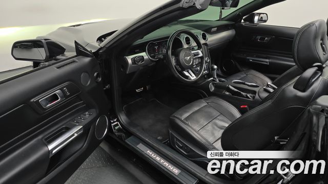 Ford Mustang 2022 — photo 13