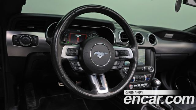 Ford Mustang 2022 — photo 18