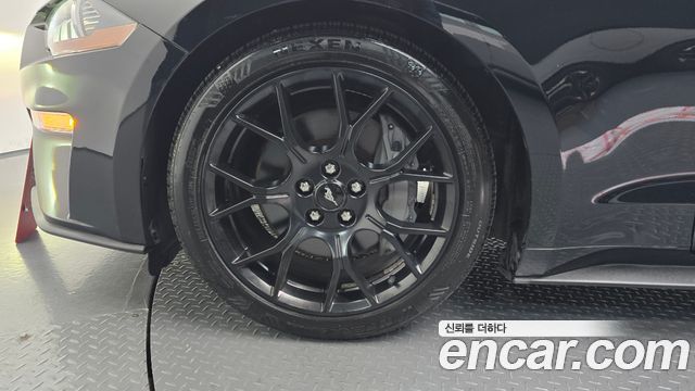 Ford Mustang 2022 — photo 7