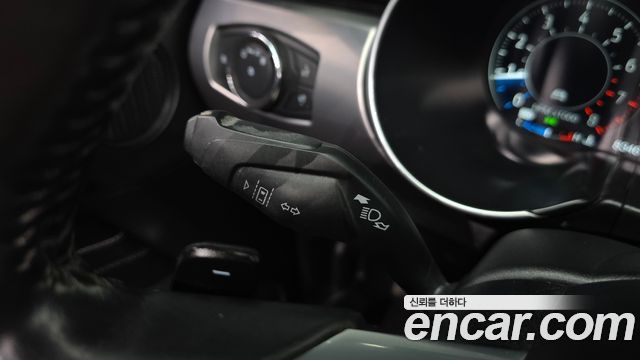 Ford Mustang 2022 — photo 29