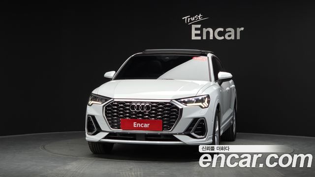 Audi Q3 2022 — photo 3