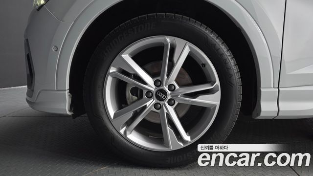 Audi Q3 2022 — photo 5