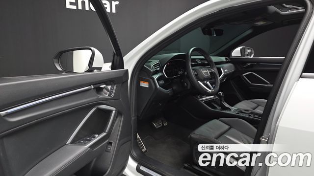 Audi Q3 2022 — photo 13