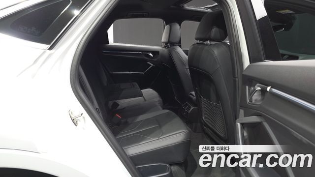 Audi Q3 2022 — photo 18