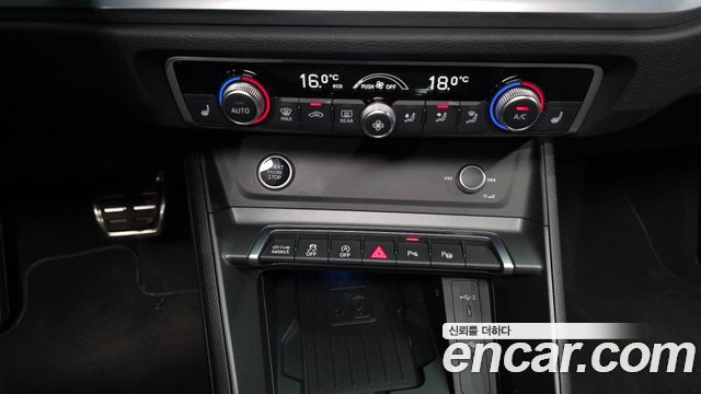 Audi Q3 2022 — photo 23