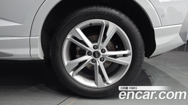 Audi Q3 2022 — photo 7