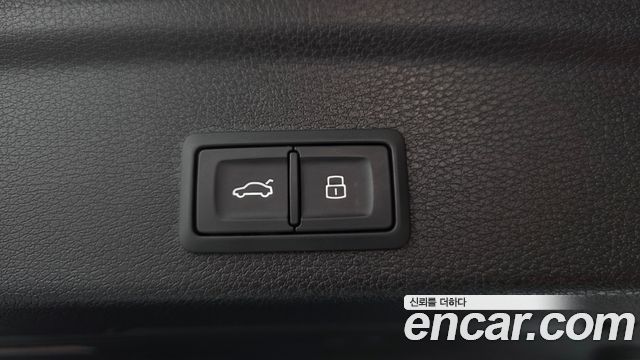 Audi Q3 2022 — photo 27